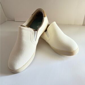 Dr. Scholl's Madison White Slip-On Women’s Casual Walking Shoes Size 8